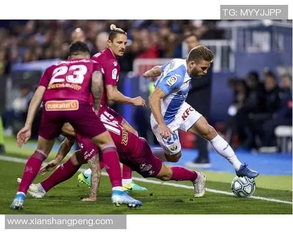 国王杯激战巴萨迎战莱加内斯争夺晋级名额的精彩对决